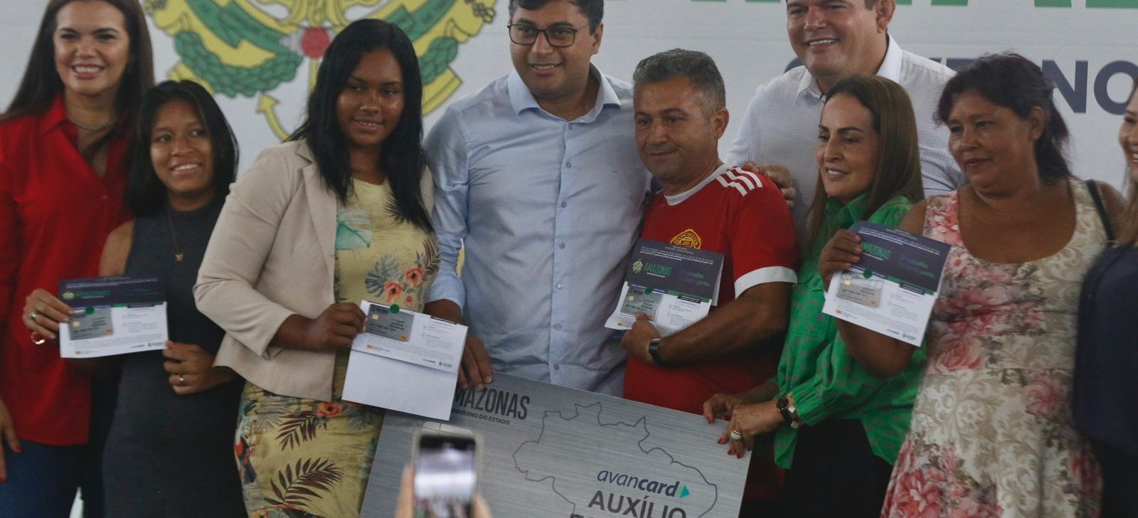 Nova etapa do Auxílio Estadual Permanente beneficia mais de 2 mil pessoas e movimenta comércio no Amazonas