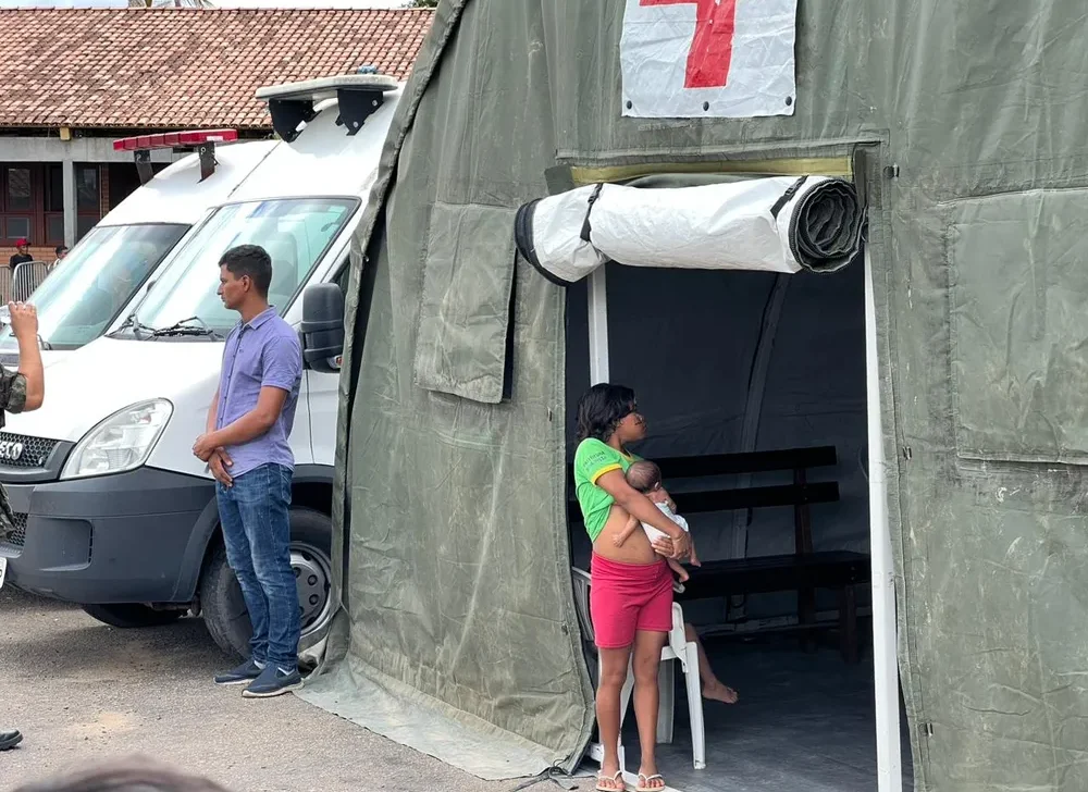 Mulher com bebê em Casa de Saúde Indígena, em Roraima (Caíque Rodrigues/g1 RR)