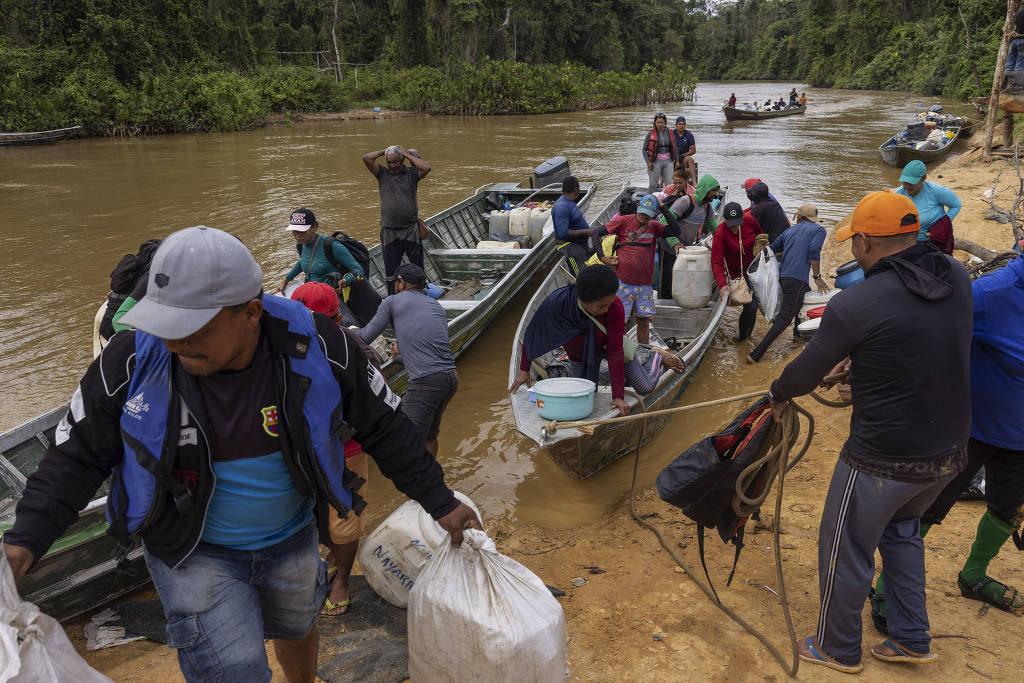 Fuga de garimpeiros aquece mercado clandestino em Terras Yanomami