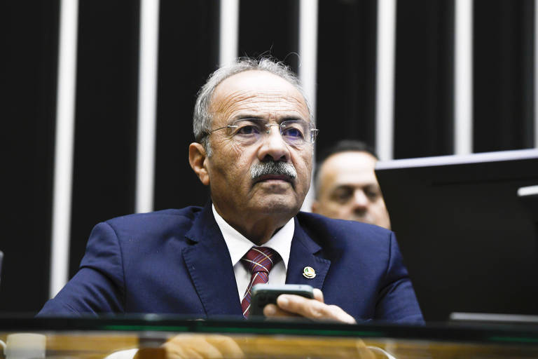 Funai diz que visita de senador pró-garimpo à TI Yanomami foi irregular