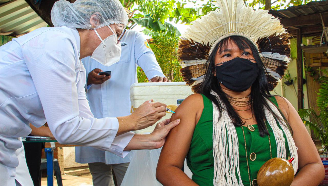 Pesquisa mostra que indígenas tiveram menos acesso à vacinação contra Covid-19