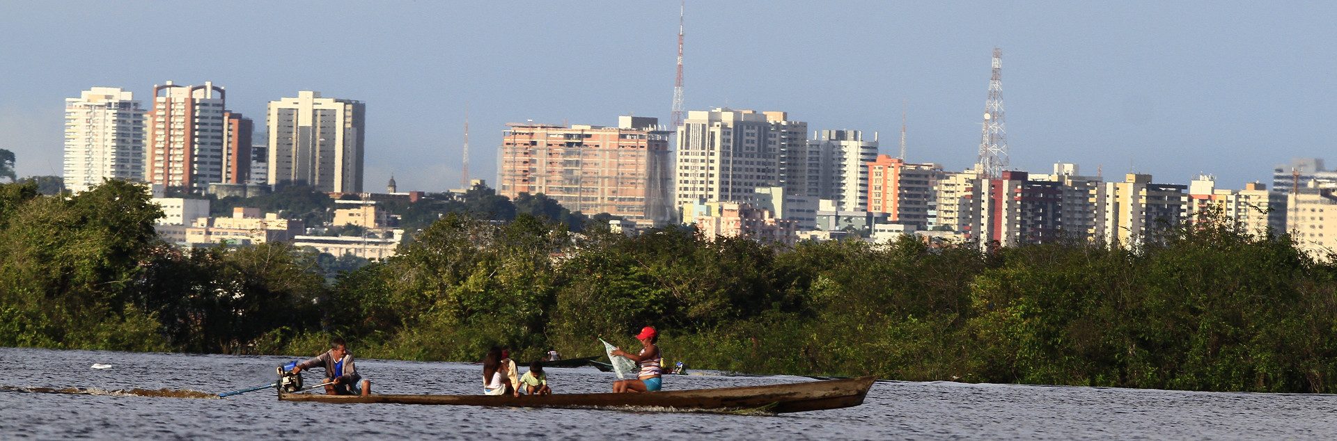 Apesar de estar circundada por água, a capital tem muitas bacias impróprias para consumo ou lazer (Ricardo Oliveira/Revista Cenarium)