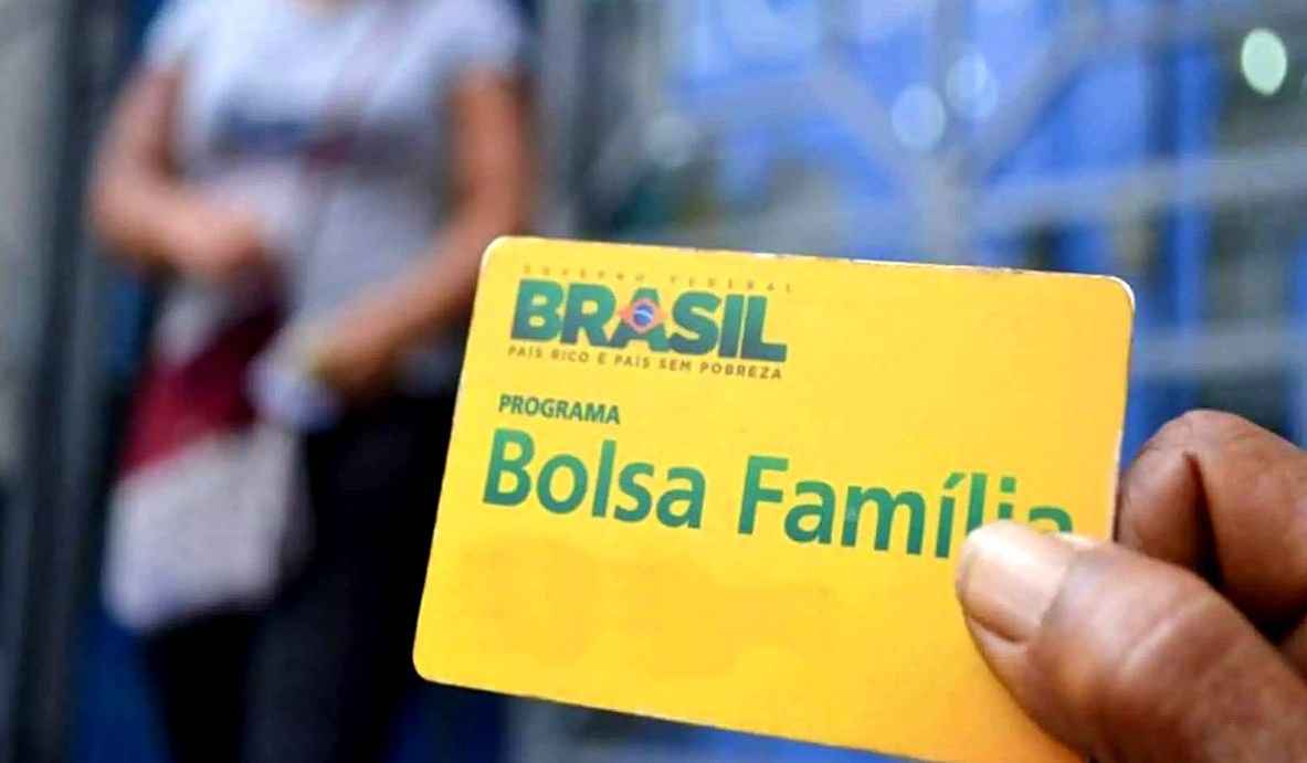 Até o fim deste ano, o governo revisará o cadastro de 5 milhões de famílias que se declaram unipessoais e recebem o Bolsa Família (Reprodução/Internet)