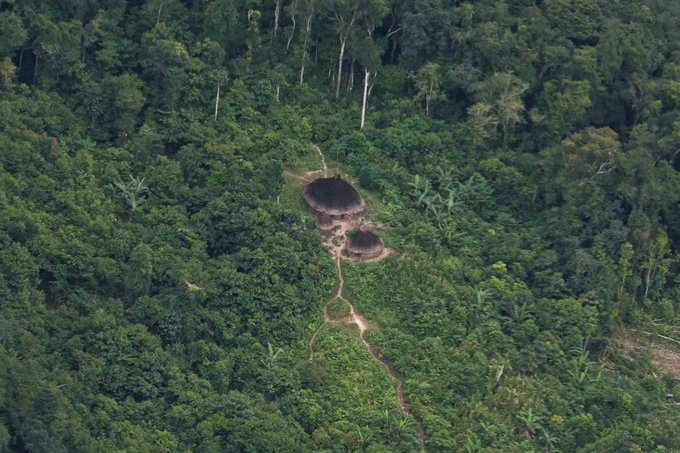 A informação também foi confirmada à Agência Brasil pelo líder indígena Júnior Yanomami. Segundo ele, o 