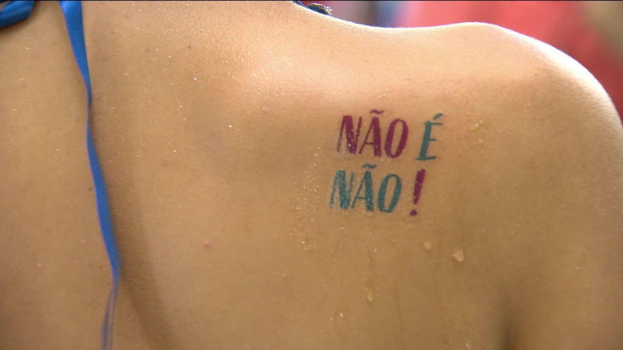 No Carnaval, saiba o que fazer em situações de importunação sexual ou perseguição