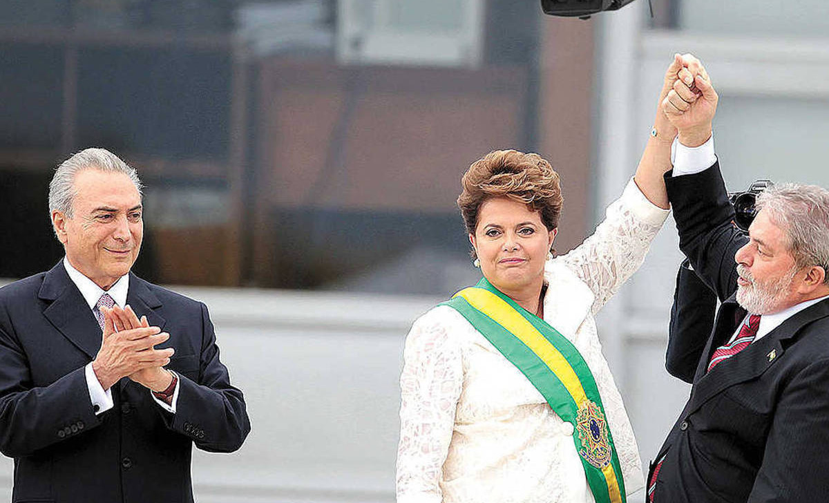 Manifesto é assinado por mais de 2 mil mulheres e reafirma que houve golpe contra a ex-presidente Dilma