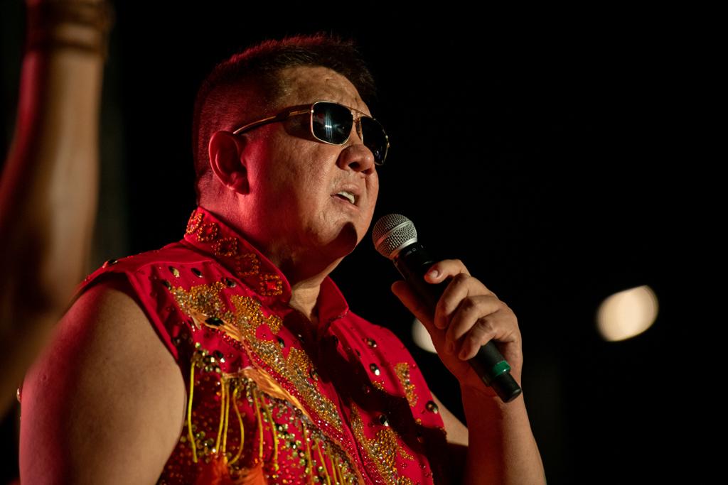 Concerto Amazônico: David Assayag canta toadas clássicas no palco do Teatro Amazonas