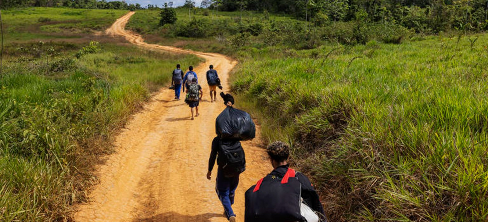 Funai teme que fuga de garimpeiros cause invasão a outras terras indígenas