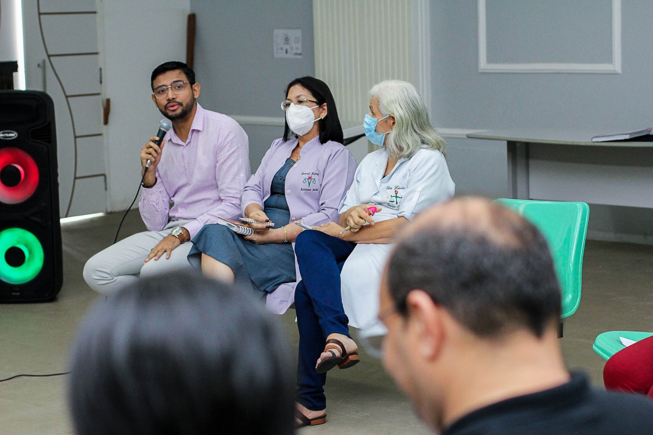 No AM, policlínica realiza reunião para ampliar atendimento no SUS