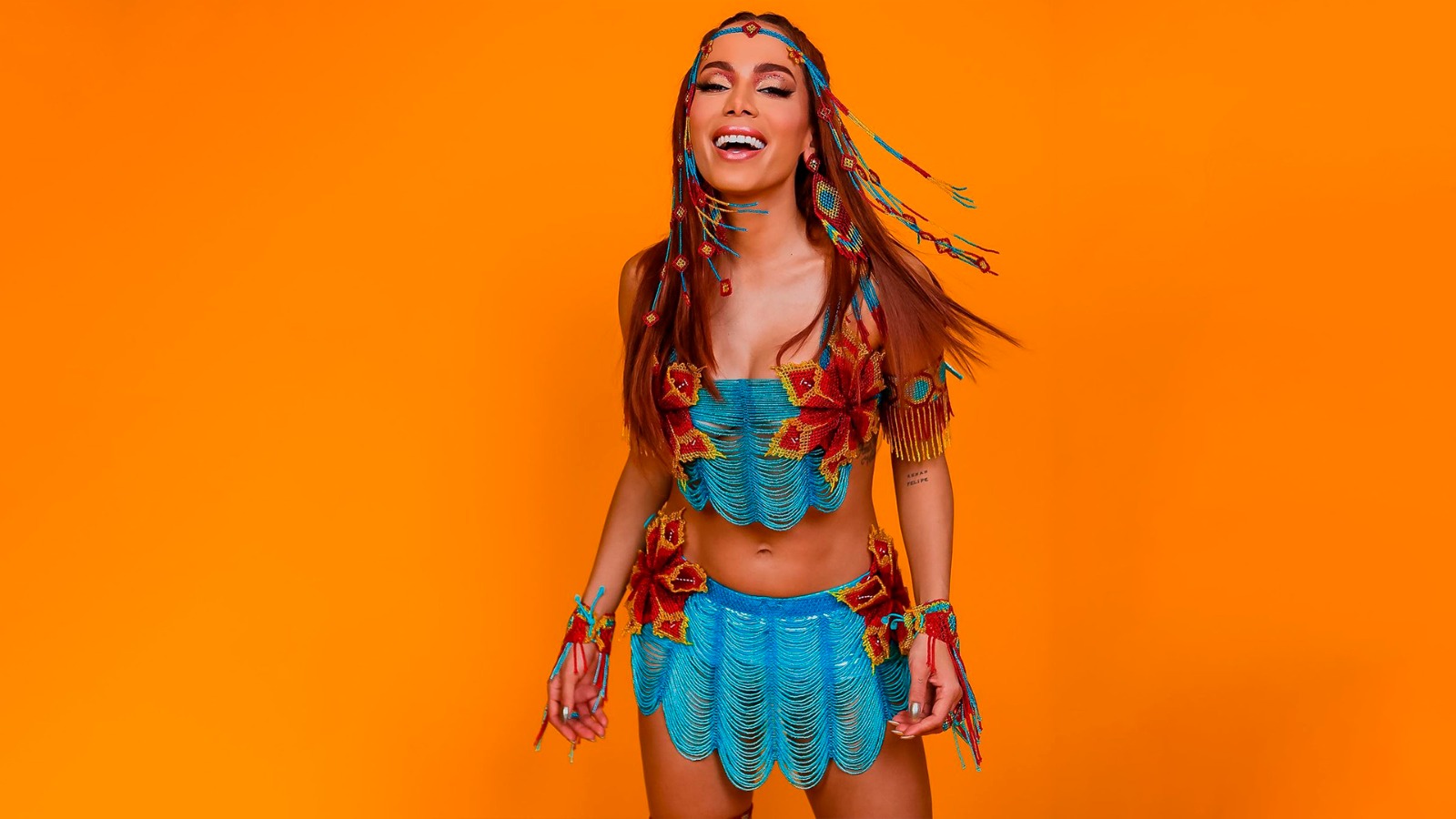 Anitta usa figurino confeccionado por indígenas do Maranhão e recebe elogios