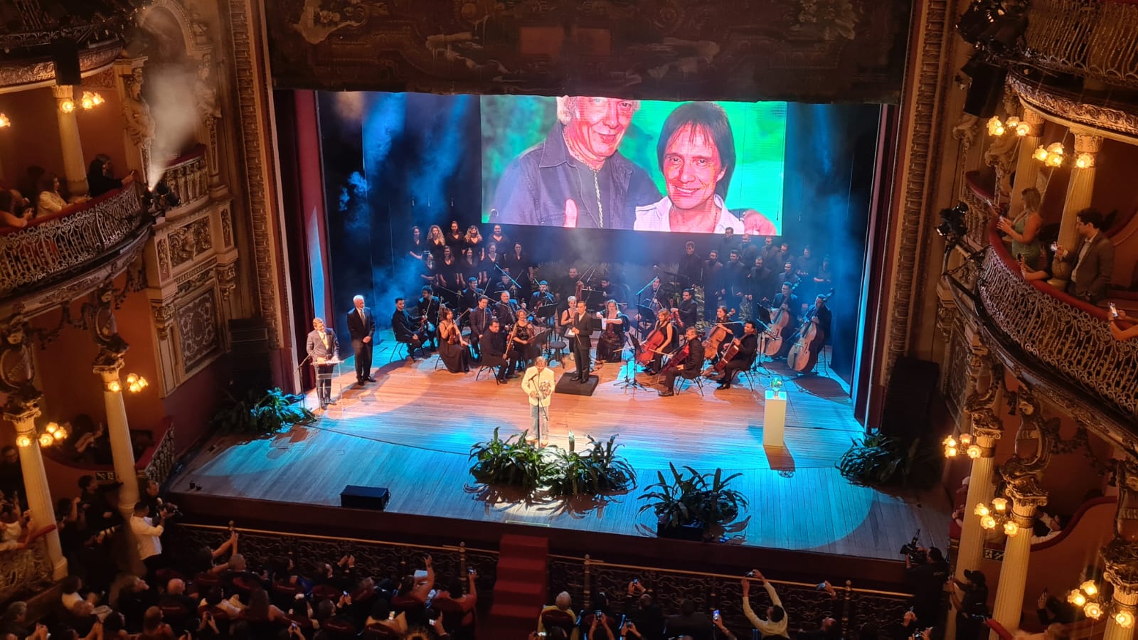 Prêmio United Earth Amazônia homenageia Roberto Carlos e projetos socioambientais