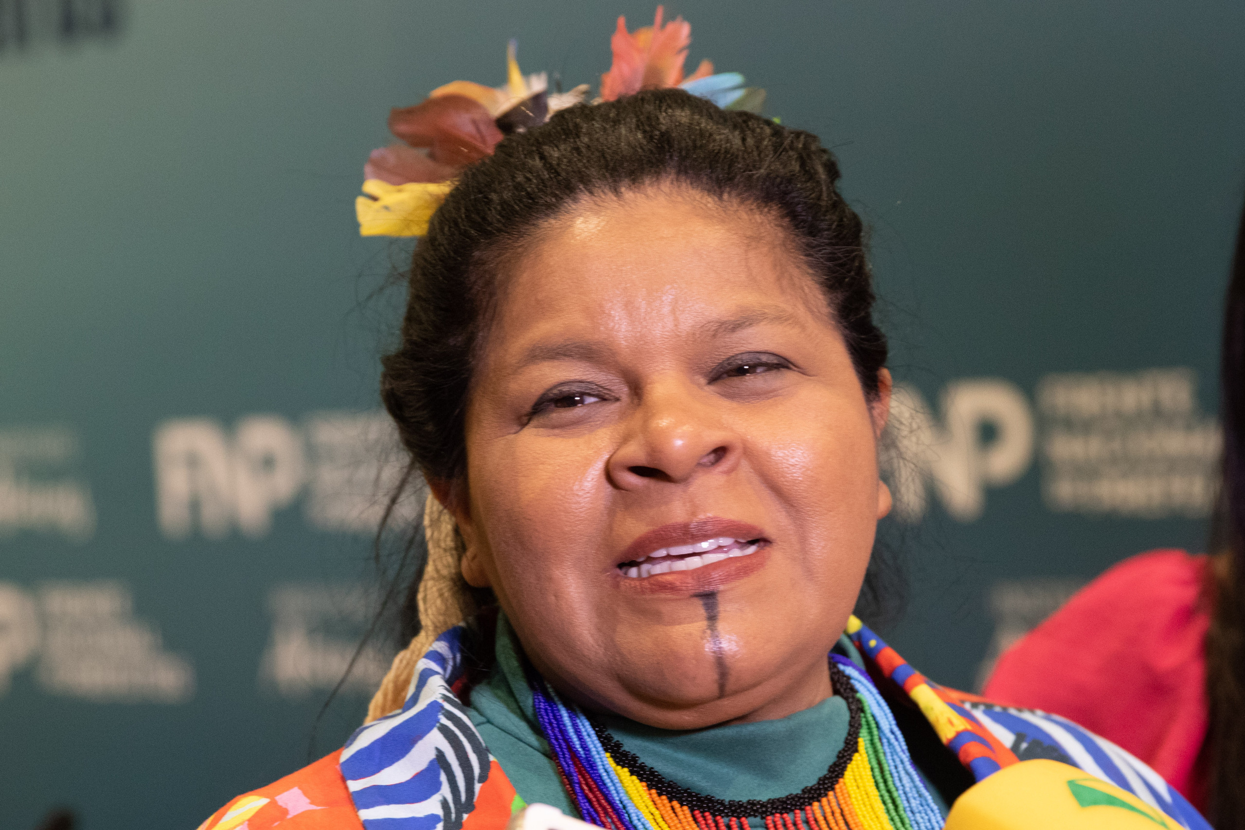 Sônia Guajajara anuncia construção de dois hospitais para atender povos indígenas em RR