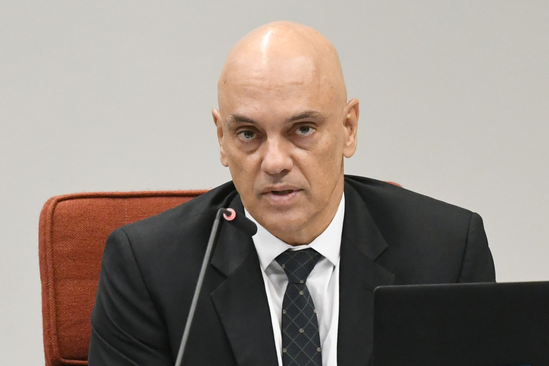 ‘Não é possível continuarmos achando que redes sociais são terra de ninguém’, diz Moraes