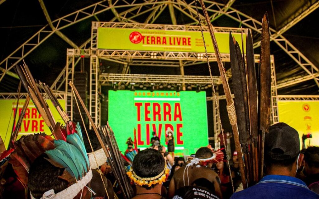 Professores Indígenas de Novo Airão pedem apoio para participar do Acampamento Terra Livre