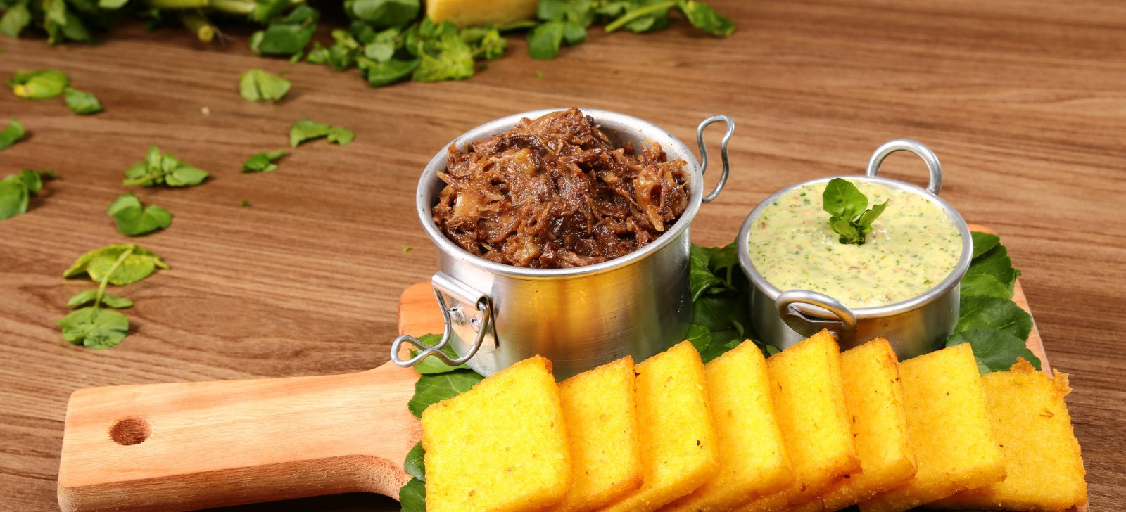 ‘Ervas e especiarias’, o sabor da história nos petiscos de boteco em Manaus