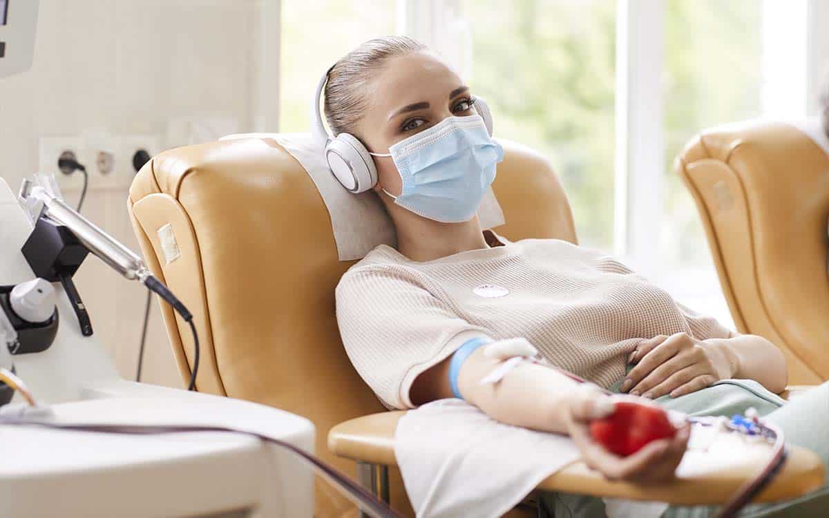 Doadores regulares de sangue vão ter direito à meia-entrada em eventos culturais e esportivos