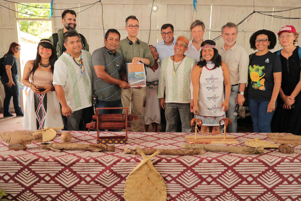 Governo do AM recebe delegação alemã para conhecer projetos de proteção à floresta