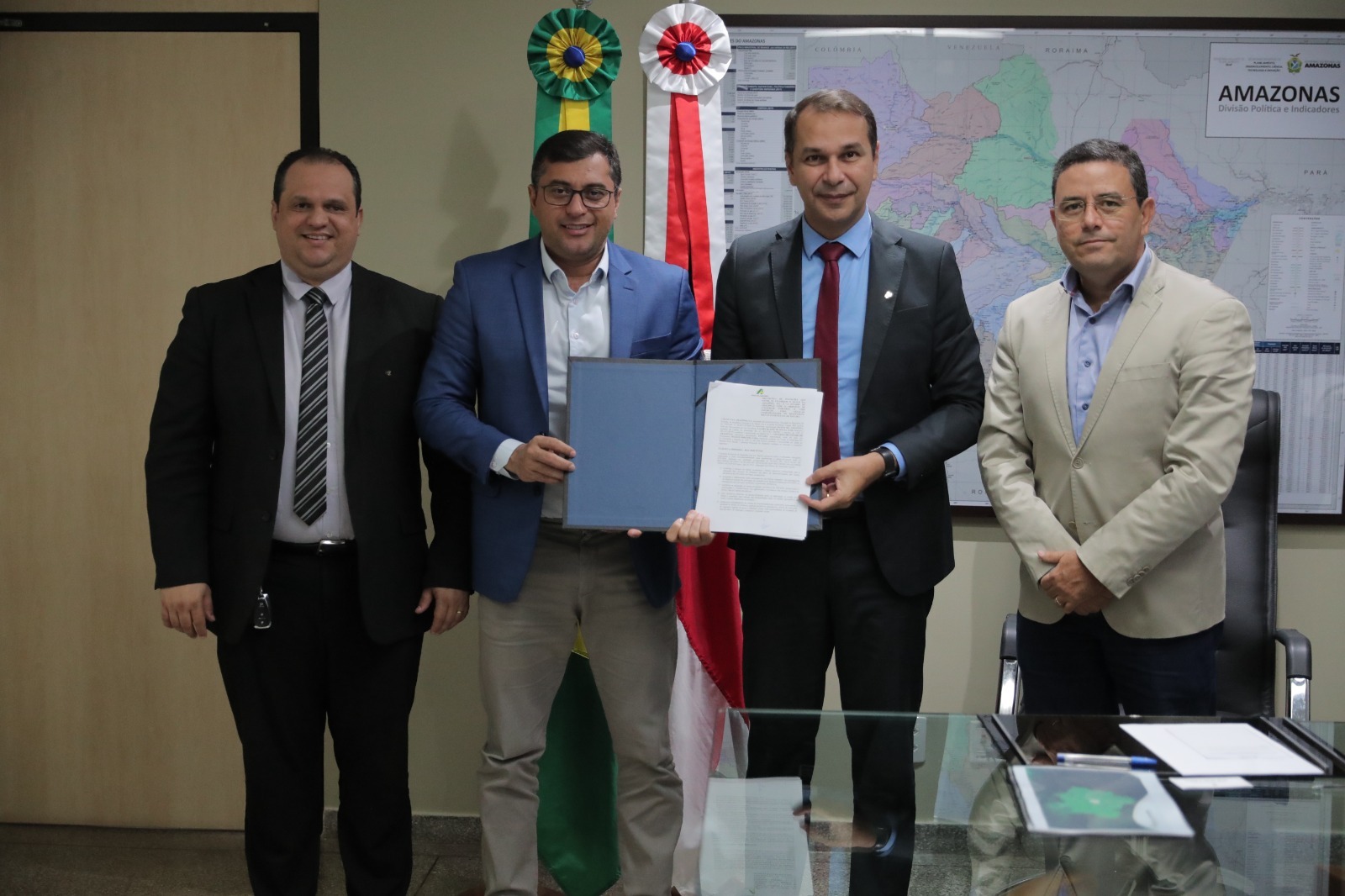 Governo do AM e Basa assinam protocolo de R$ 1 bilhão para investimentos no Estado