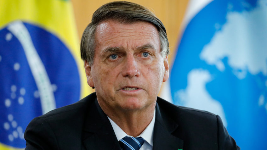Bolsonaro acumula quase 20 mil itens de presentes no acervo pessoal