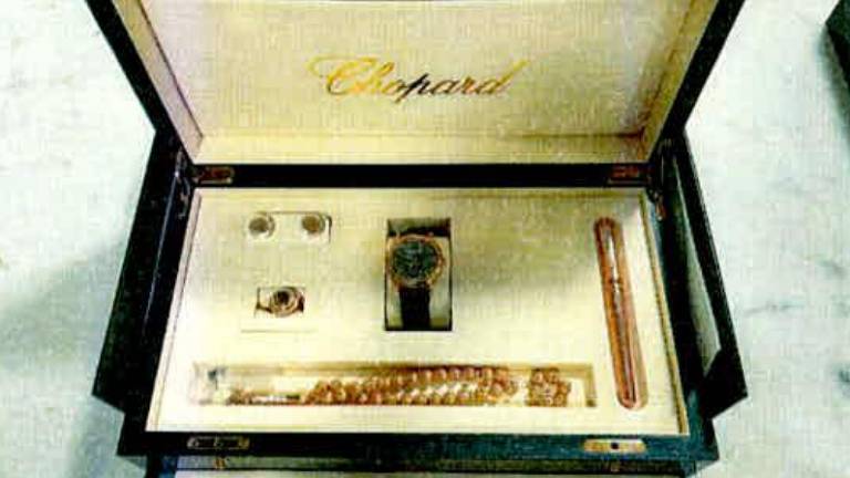 MP pede que ministro obrigue Bolsonaro a doar joias a acervo público