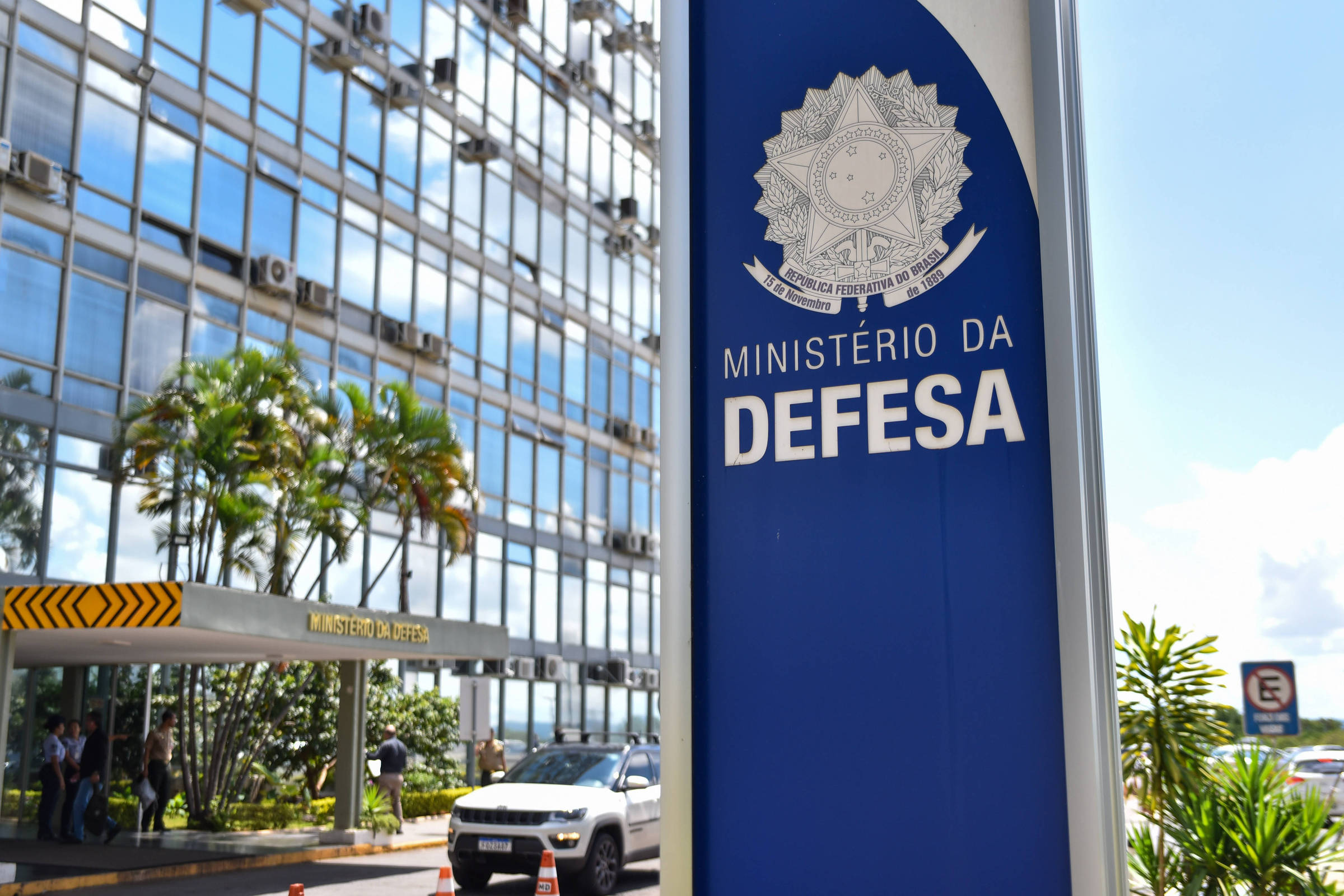 Ministério da Defesa articula proposta para evitar militares assumir cargos políticos estando na ativa
