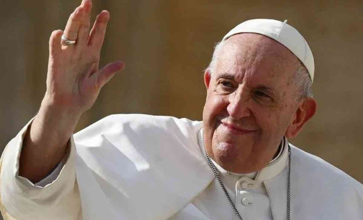 ‘Esses dez anos foram assim, vivendo em tensão’, diz Francisco ao completar uma década de papado