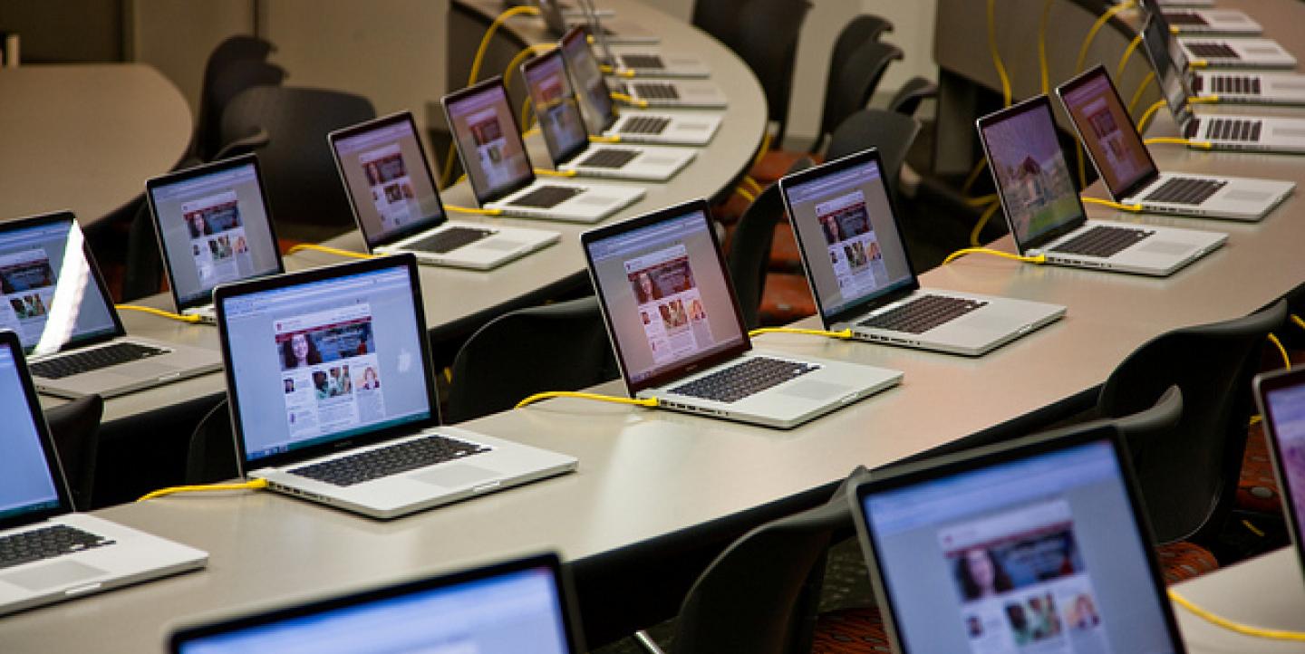 Profissionais paralisam serviços no Diario de Pernambuco por falta de pagamento de salário