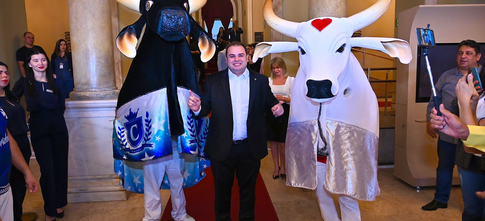 Presidente da Aleam enaltece Festival Folclórico de Parintins e vai debater valores de passagens aéreas