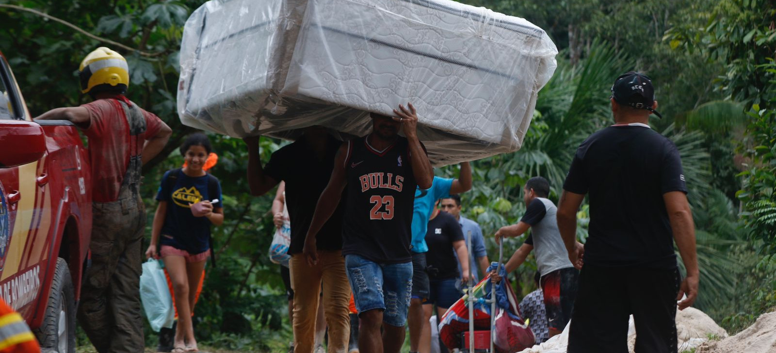Presidente da Câmara de Manaus acompanha estragos causados por temporal