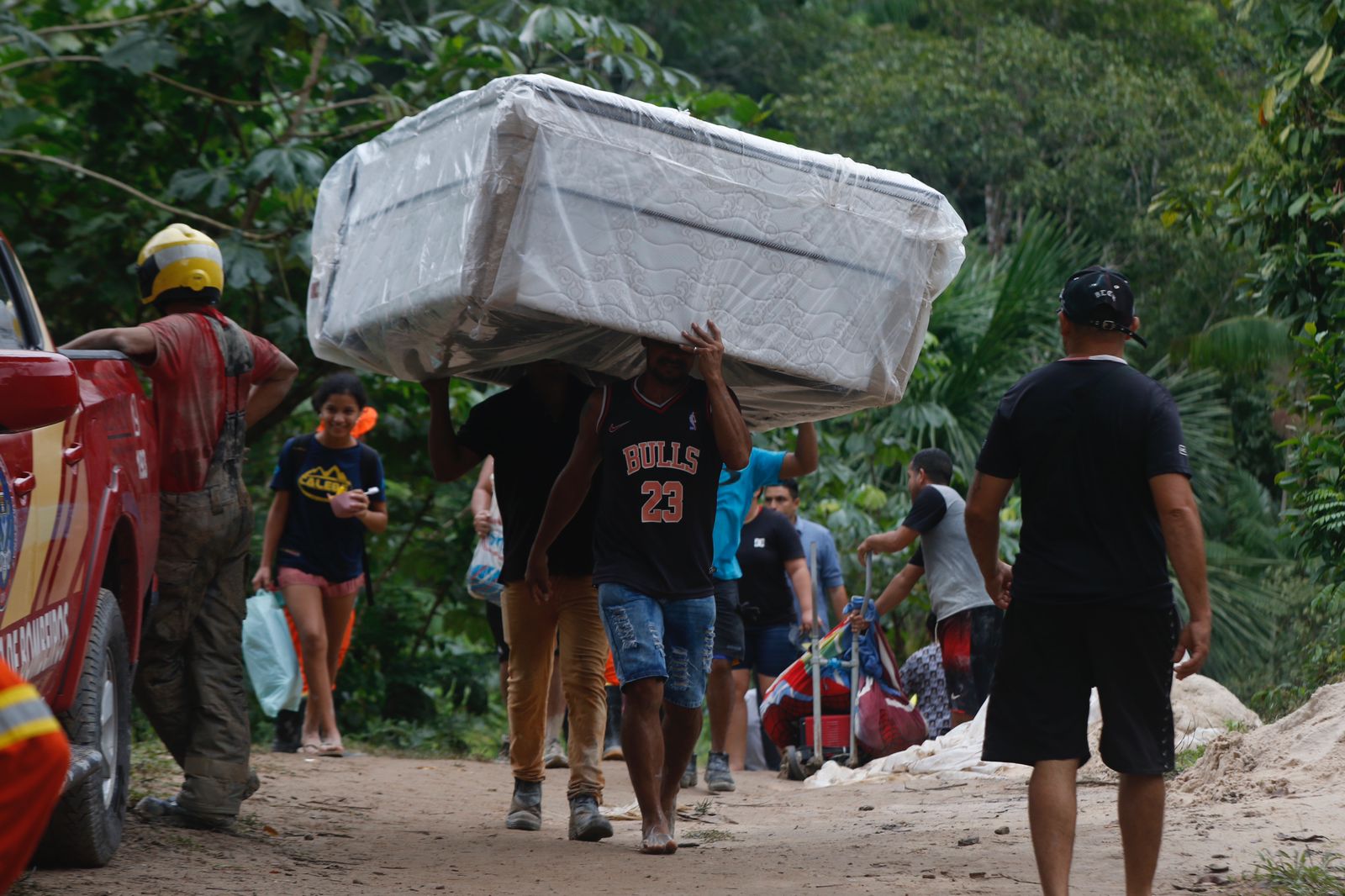 Presidente da Câmara de Manaus acompanha estragos causados por temporal