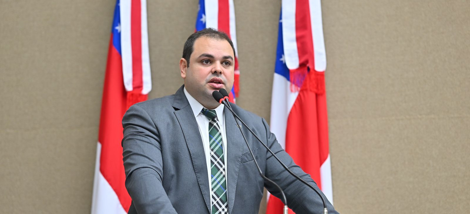 Presidente da Aleam propõe PL para auxiliar egressos de instituições de acolhimento