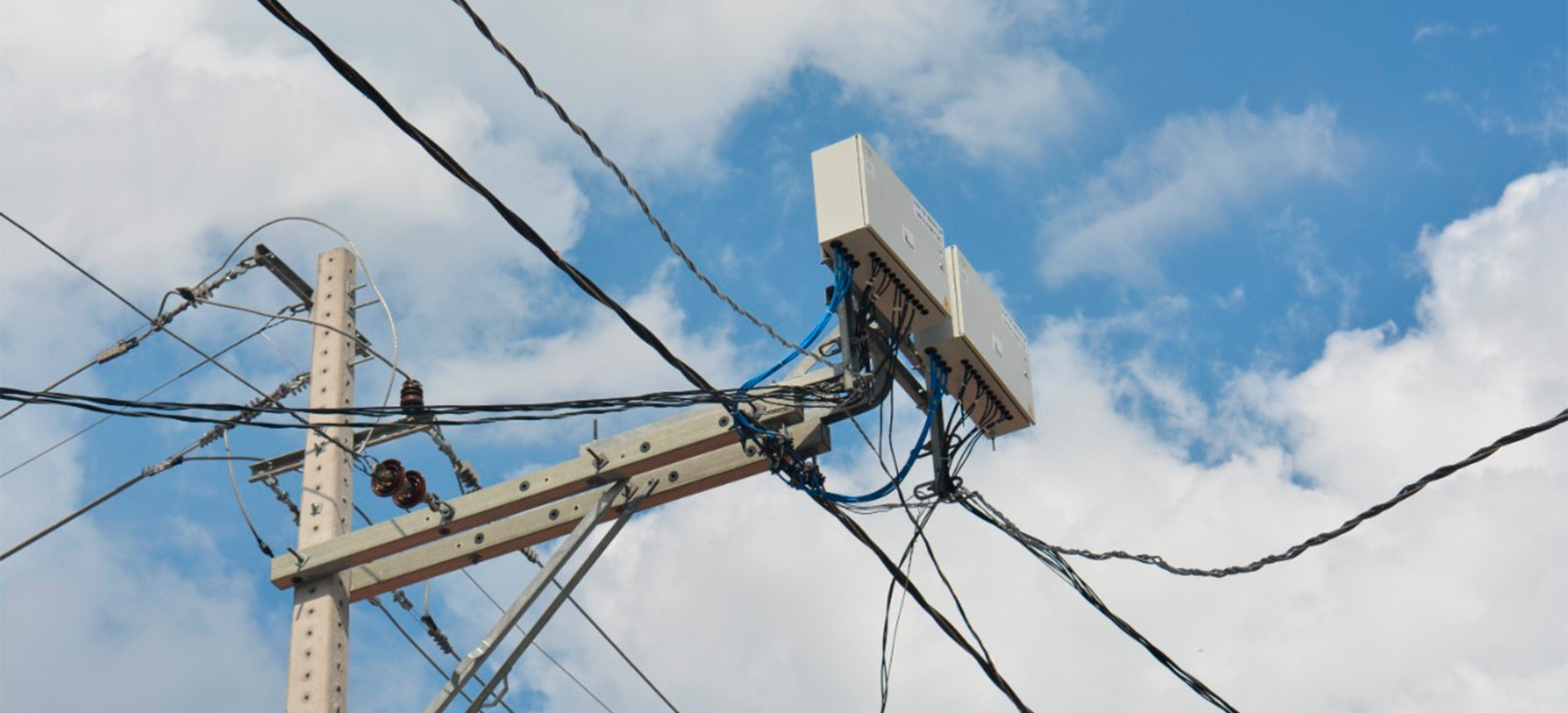 Vereadores aprovam PL que proíbe instalação de medidores aéreos em Manaus