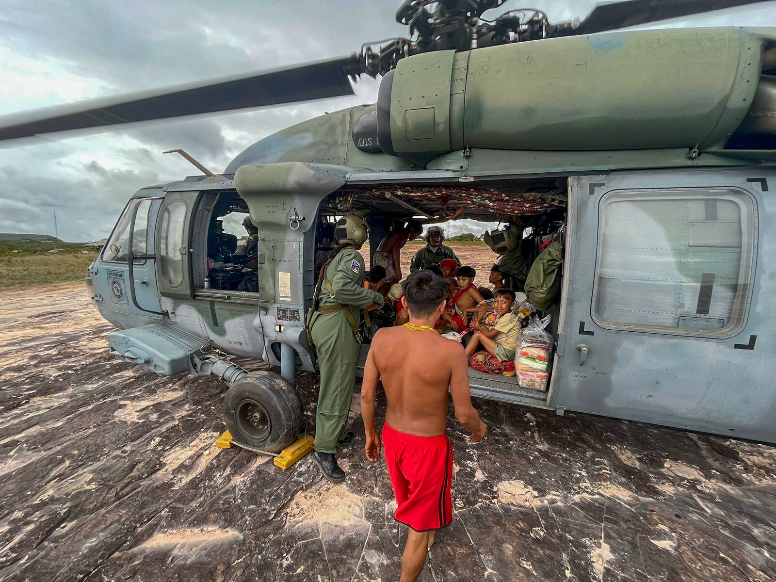 Operação Yanomami: indígenas receberam 20 mil cestas básicas em dois meses