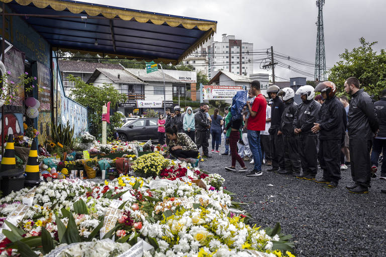 Professor vai usar tornozeleira eletrônica após exaltar ataque em escola