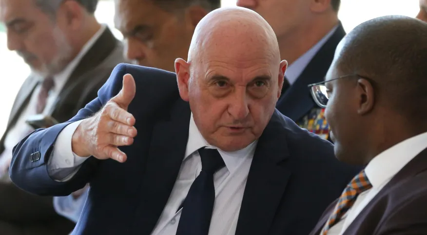 Ex-ministro da GSI depõe durante quatro horas na Polícia Federal