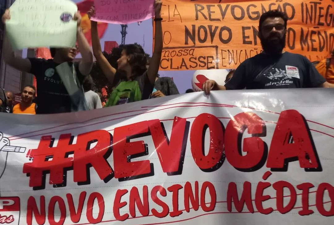 Novo Ensino Médio tem cronograma de implementação suspenso pelo governo federal