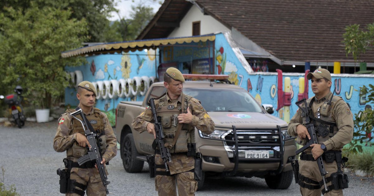 Para tentar conter violência, governador anuncia vigilantes armados em escolas estaduais de SC