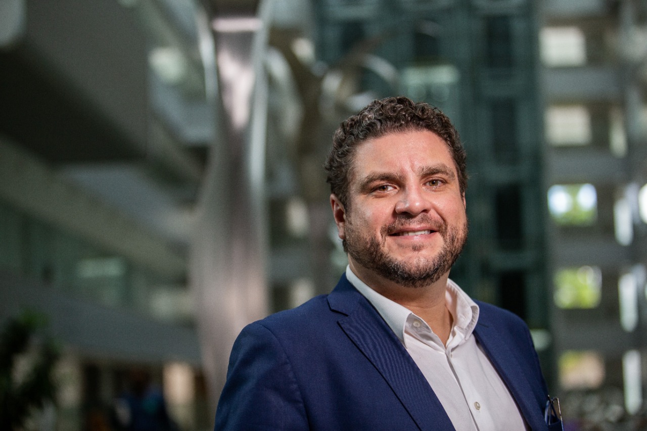 ‘Seguidor não é eleitor e curtida não é voto’; estrategista Rodrigo Gadelha analisa cenário político no Brasil