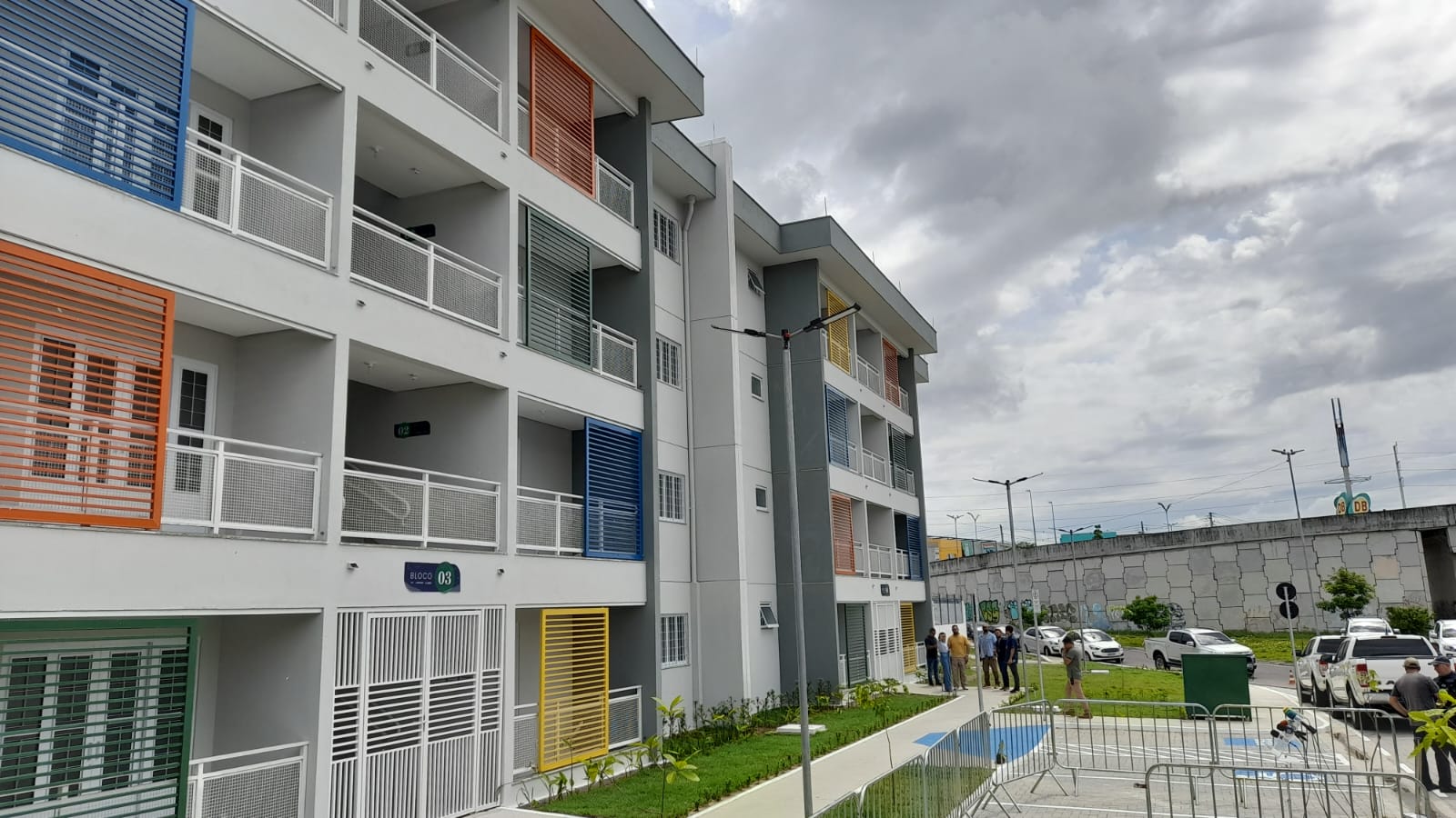 Governador do AM inaugura residencial e anuncia novo programa de habitação