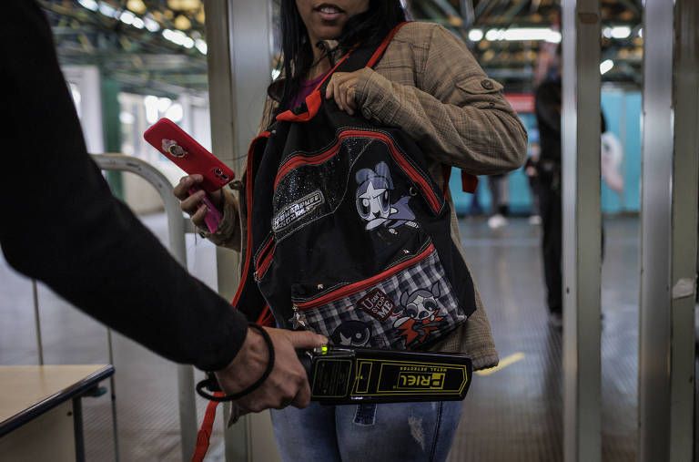 Juiz autoriza uso de detectores de metais em escolas públicas e particulares de Manaus