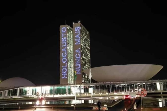 Congresso faz sessão especial em memória às vítimas do Holocausto