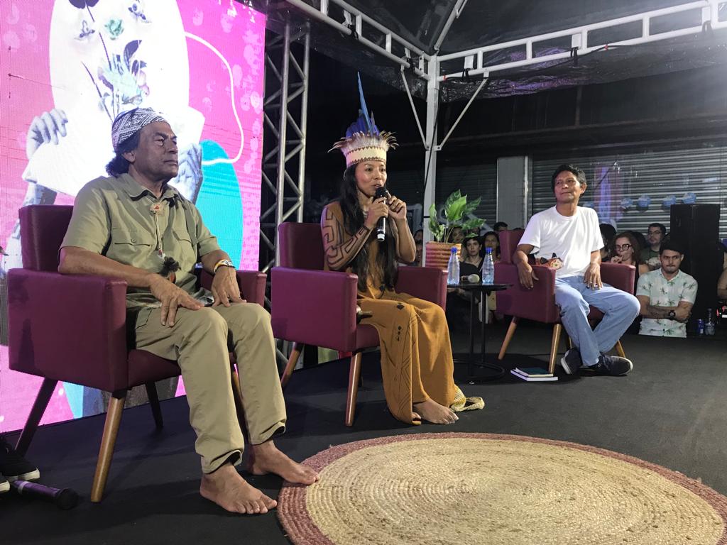 Vozes indígenas e negras encerram festival literário em Manaus