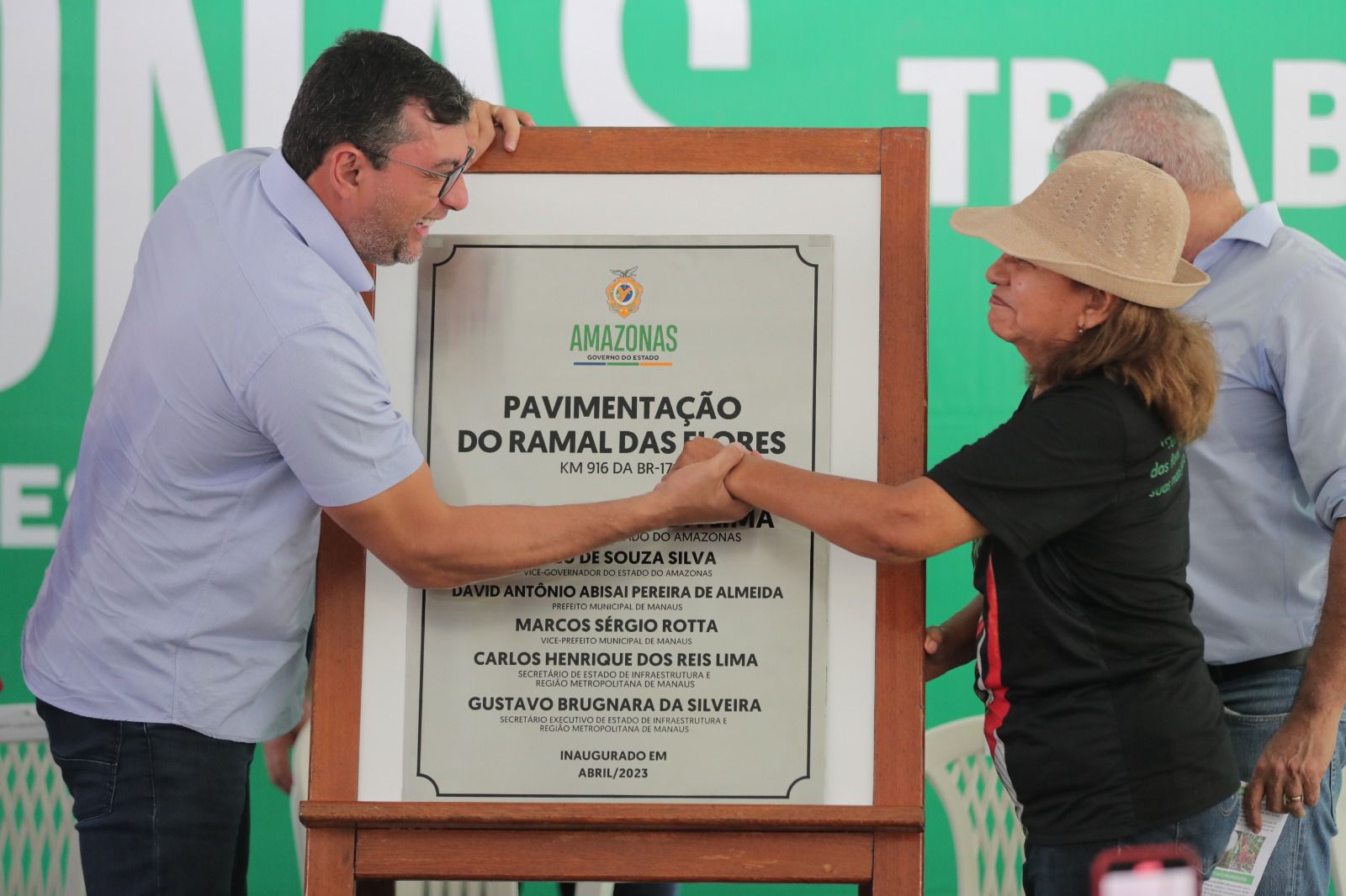 Pavimentação: produtores do AM vão exportar flores tropicais para os EUA