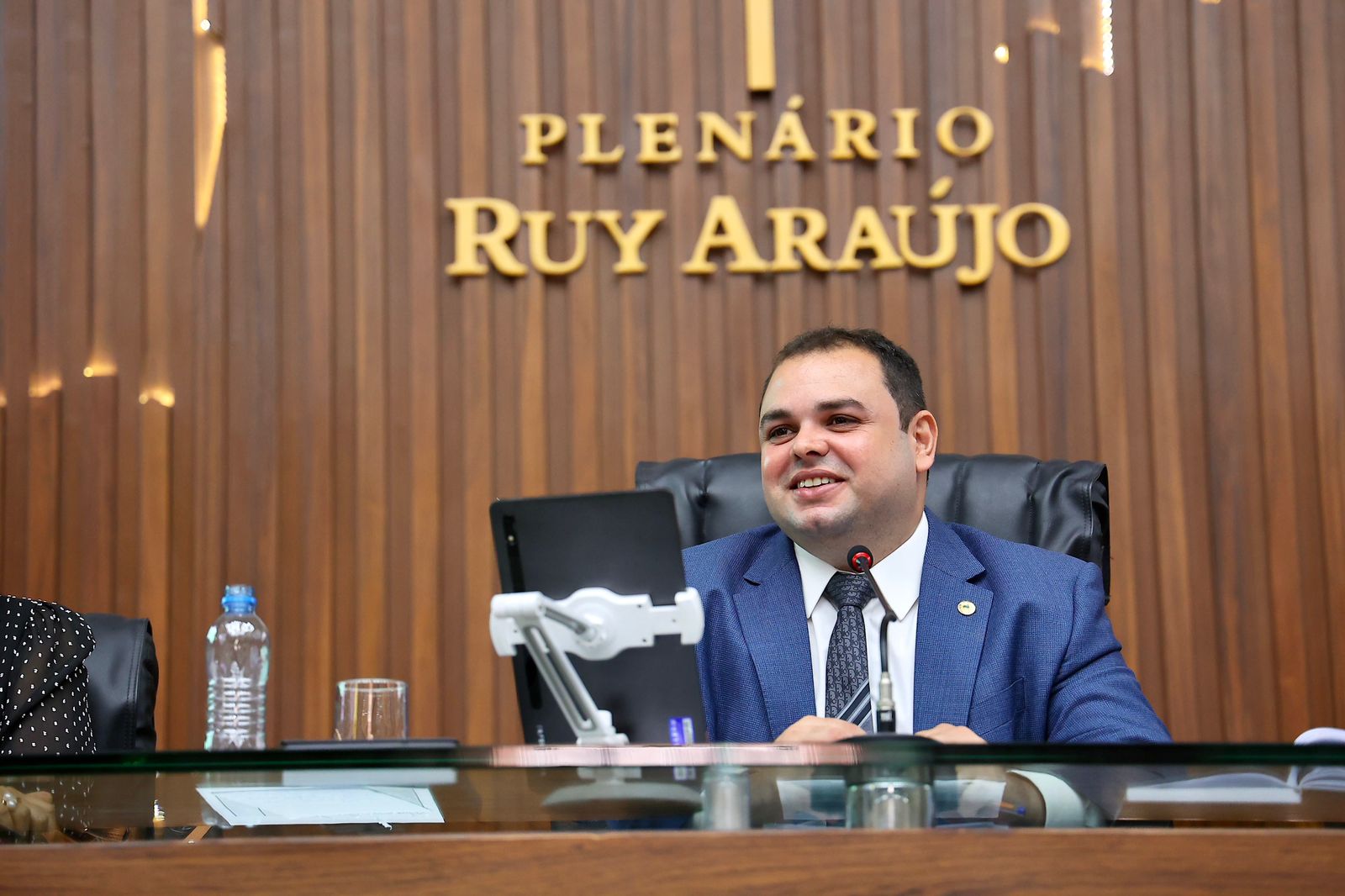 PL do presidente da Aleam quer implementar ‘Programa de Incentivo ao Emprego para Mães Solo’