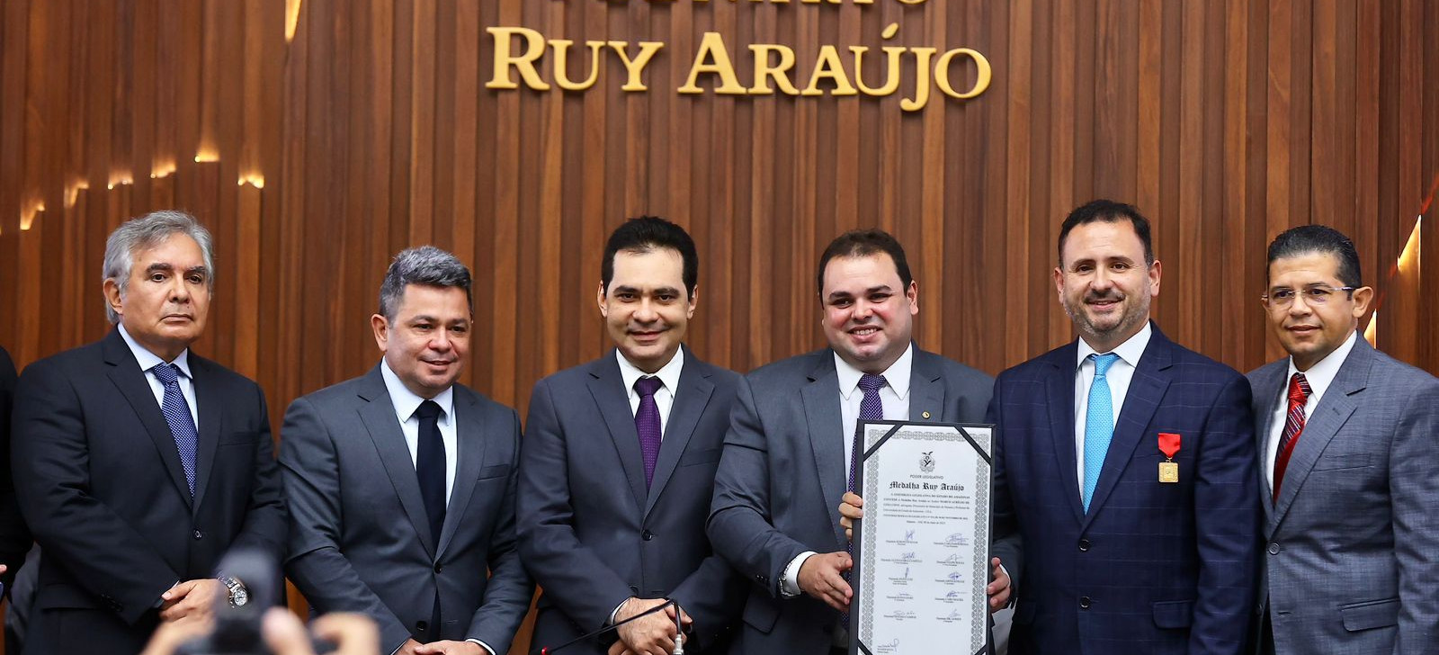 Subprocurador de Manaus, Marco Aurélio Choy recebe Medalha Ruy Araújo, na Aleam