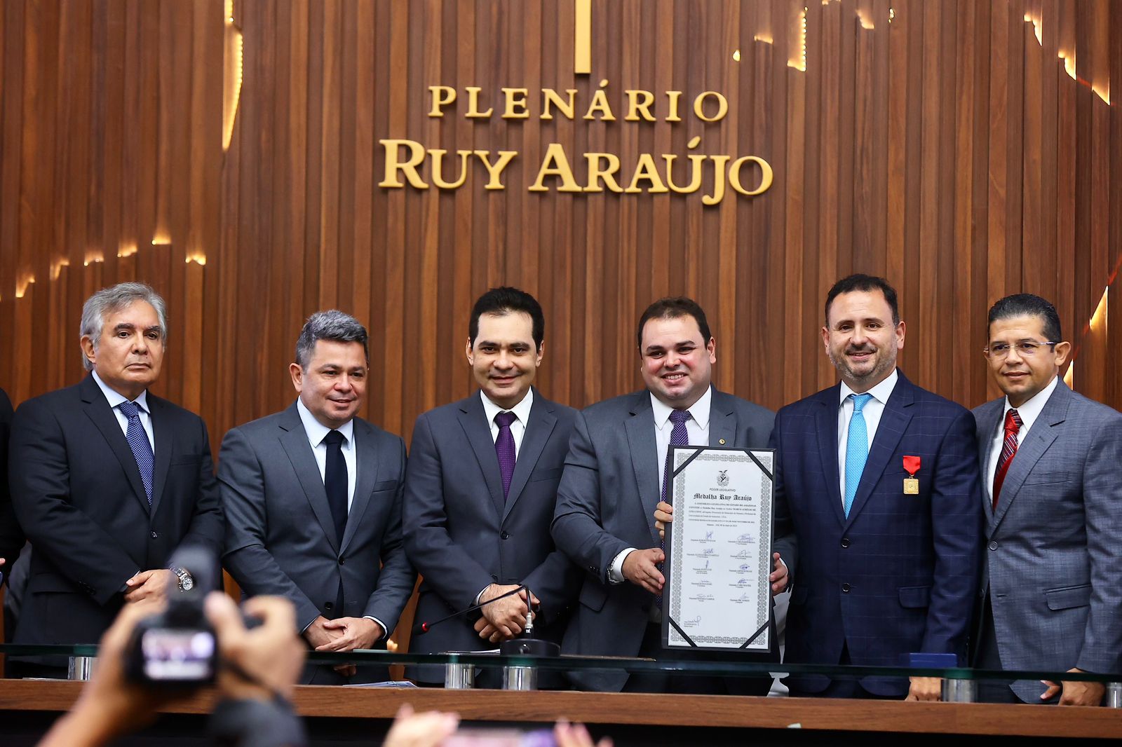 Subprocurador de Manaus, Marco Aurélio Choy recebe Medalha Ruy Araújo, na Aleam