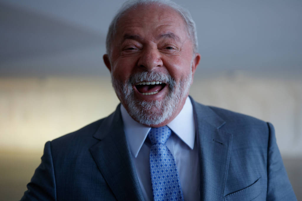 Seguidores apontam ironia em publicação de Lula no mesmo dia que Bolsonaro é alvo da PF