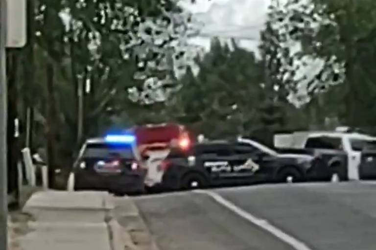 Nos EUA, atirador de 18 anos mata três pessoas e fere outras seis e é morto pela polícia