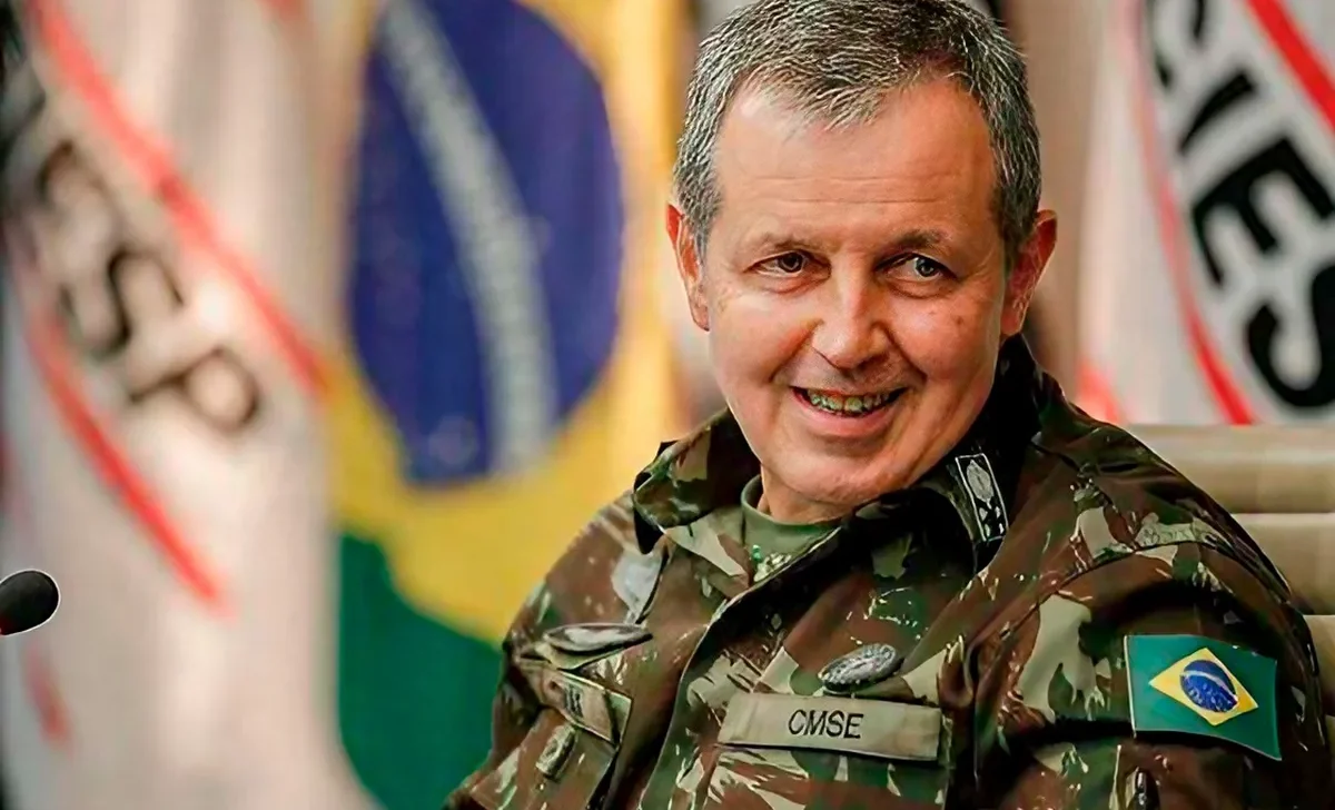 No Dia do Soldado, comandante do Exército diz repudiar desvio de conduta