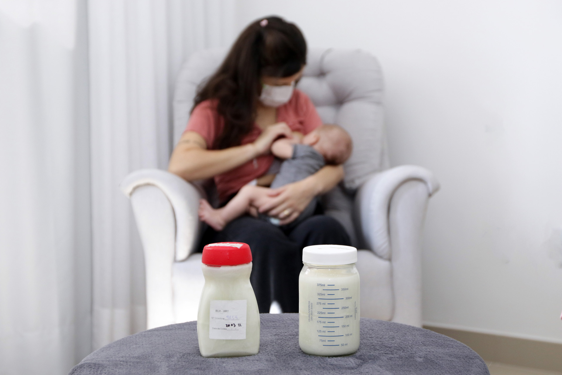 Campanha nacional estimula a doação de leite materno para beneficiar bebês em todo o país